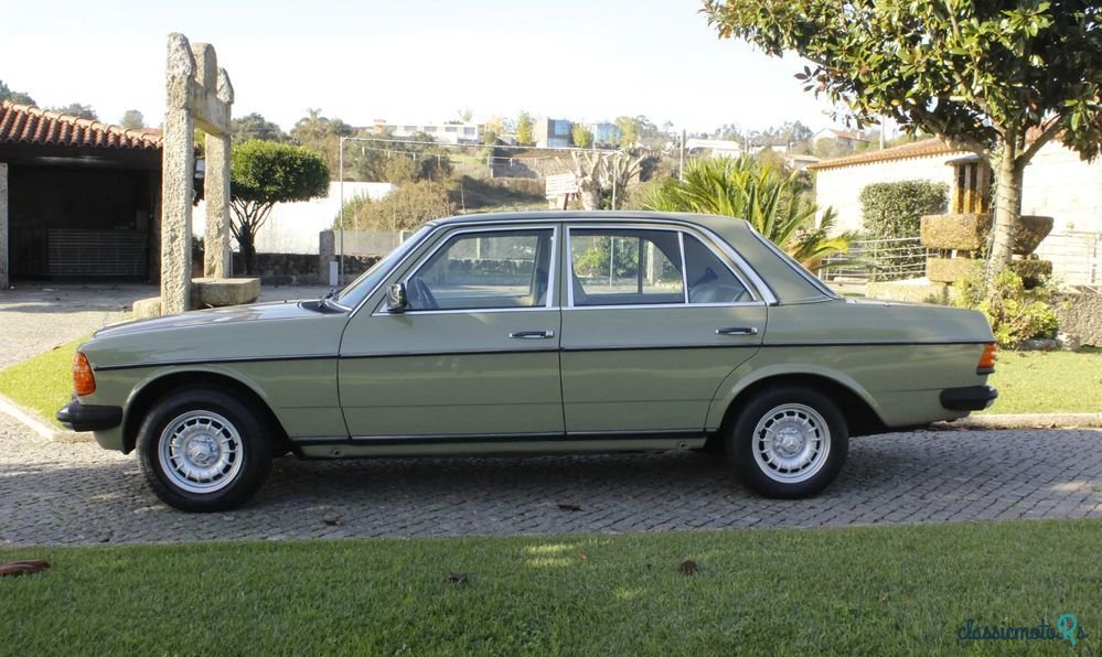 1983' Mercedes-Benz 300 D photo #3