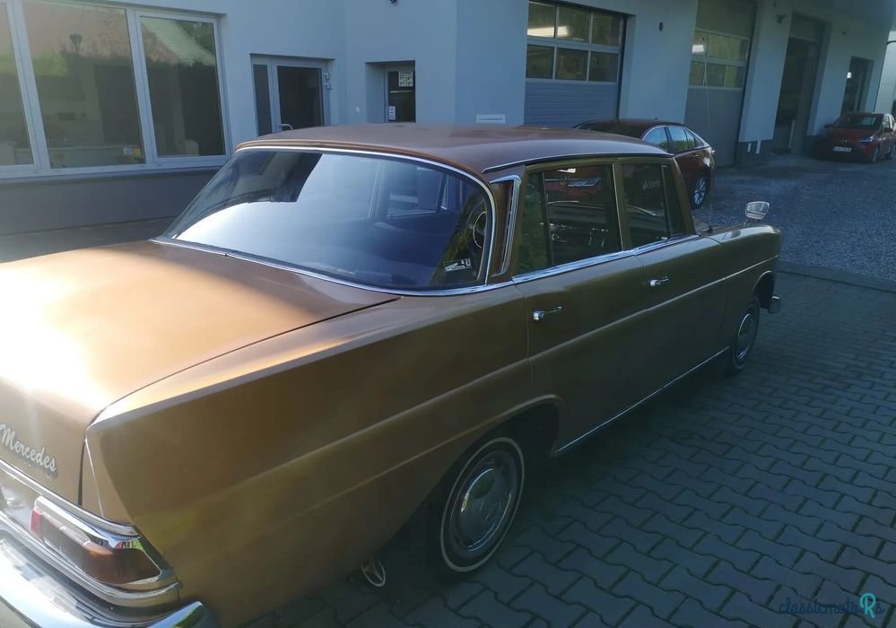 1967' Mercedes-Benz 200D W110 photo #4