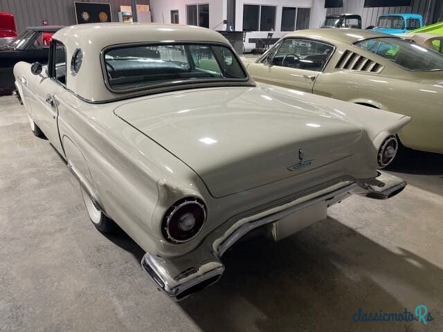 1957' Ford Thunderbird photo #2
