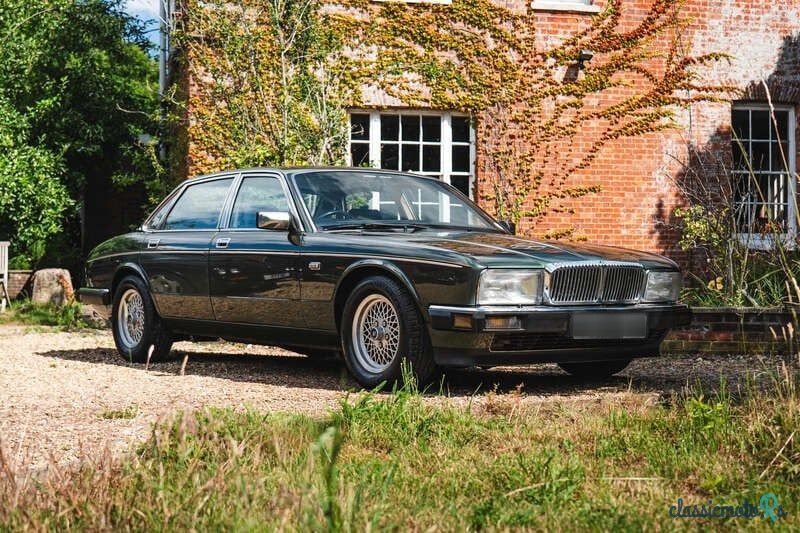 1987' Daimler Six photo #2