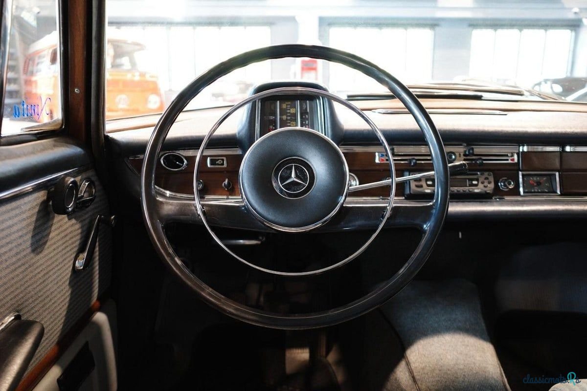 1962' Mercedes-Benz 220 photo #5