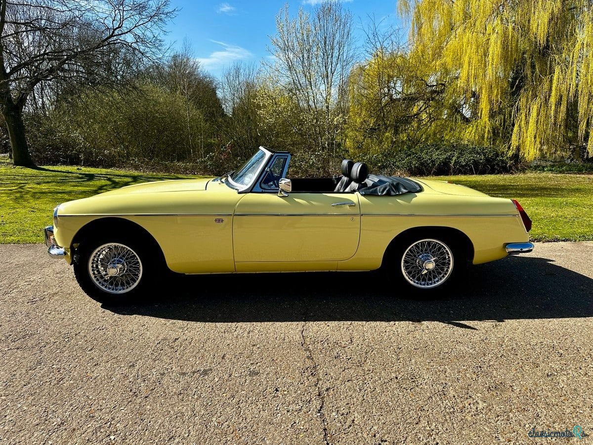 1973' MG MGB photo #2