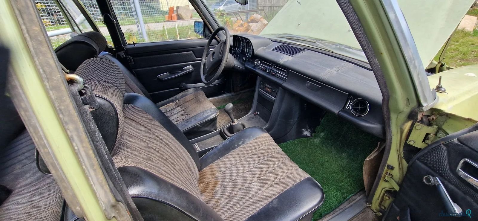 1975' Mercedes-Benz photo #4