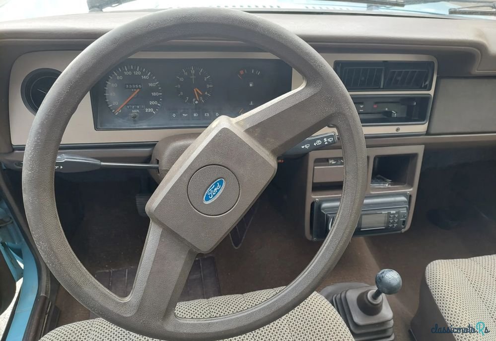 1982' Ford Cortina photo #4