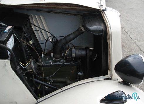 1937' Ford Y Series Van photo #2