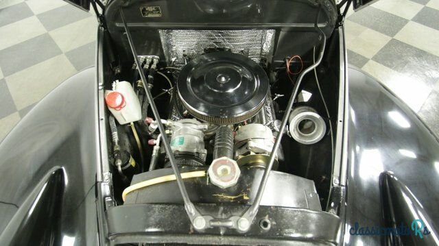 1940' Chevrolet Special Deluxe photo #2