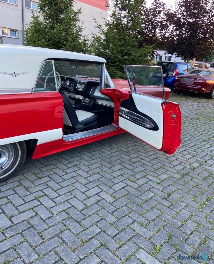 1960' Ford Thunderbird photo #3