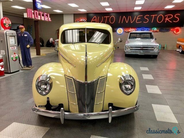 1940' Ford Deluxe photo #4