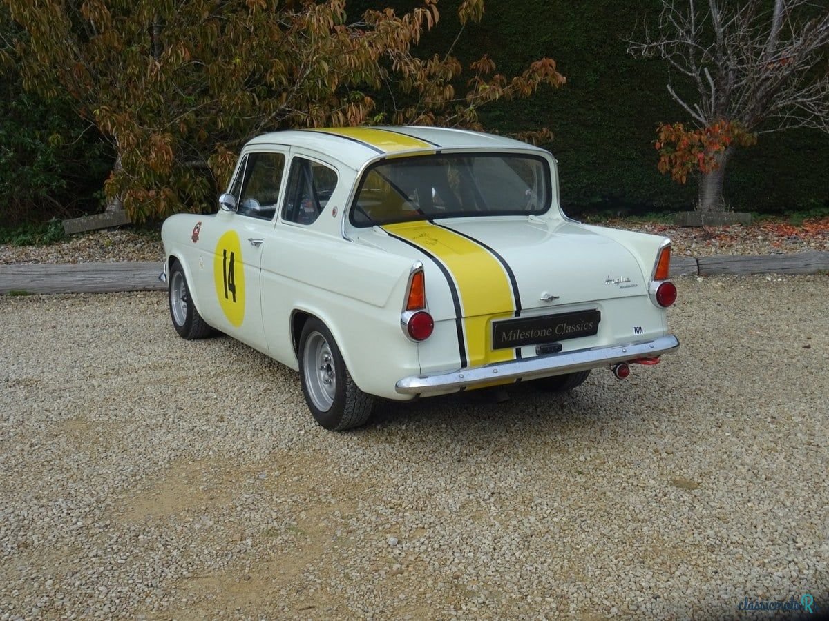 1964' Ford Anglia photo #5