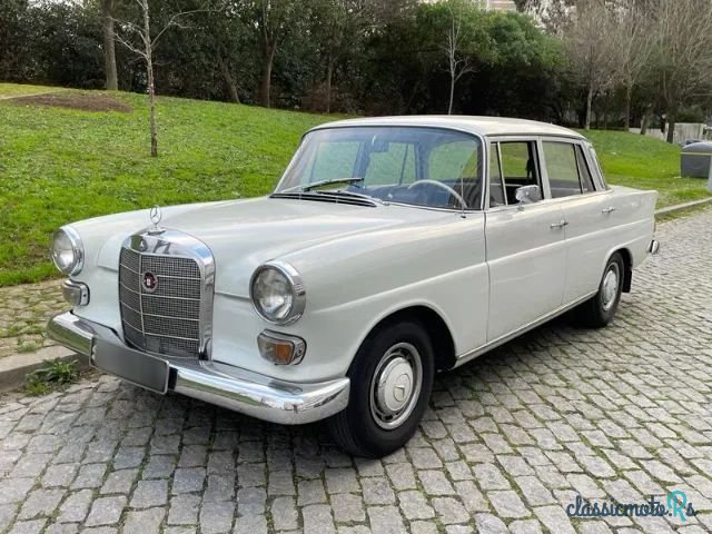 1967' Mercedes-Benz 200 photo #4