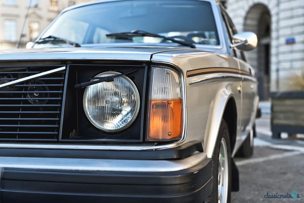 1977' Volvo Seria 200 photo #2