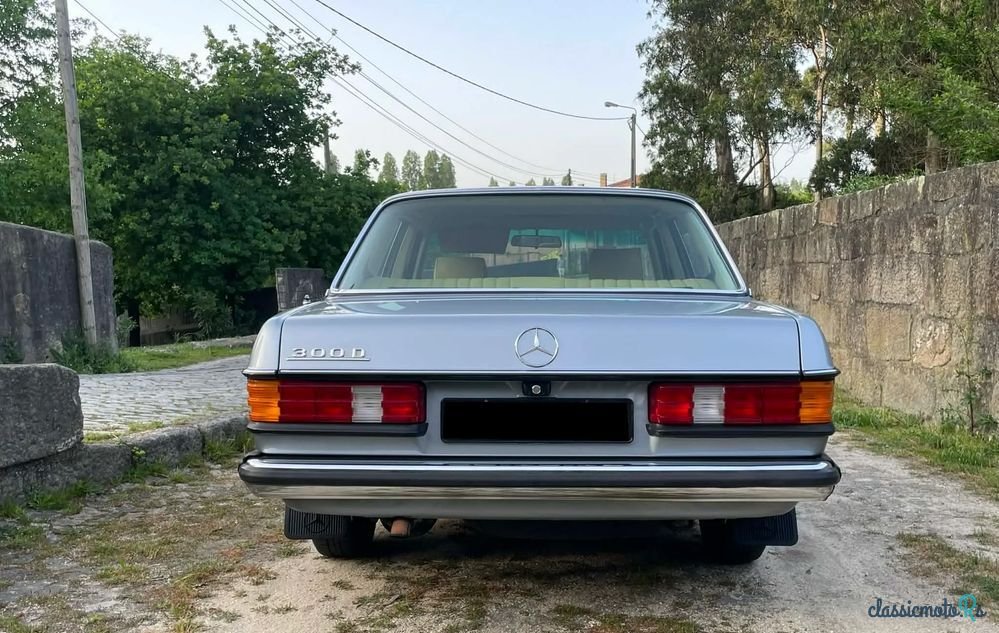 1982' Mercedes-Benz W123 photo #5