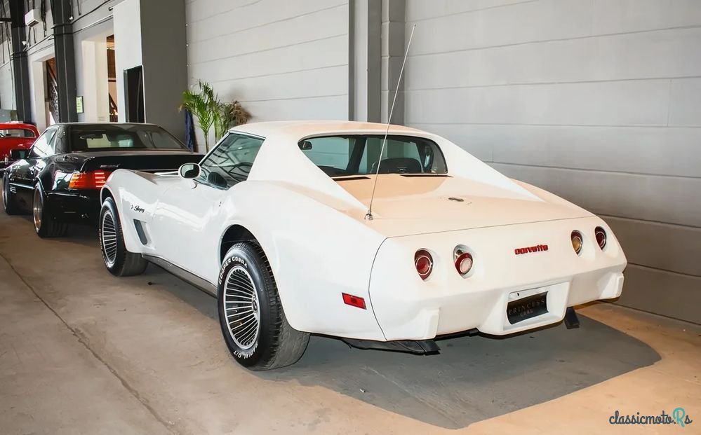 1975' Chevrolet Corvette photo #3