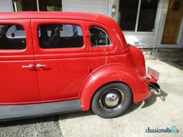 1936' Ford Deluxe photo #2