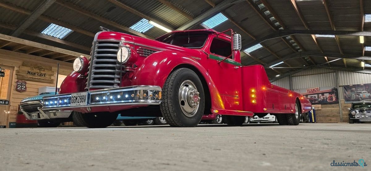 1948' Diamond T Transporter photo #2