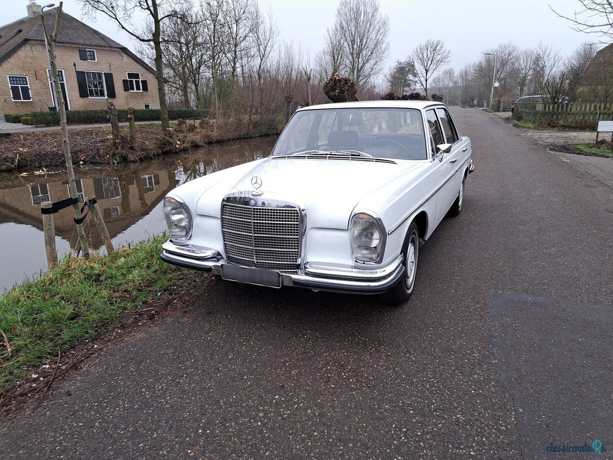 1968' Mercedes-Benz 280 photo #6