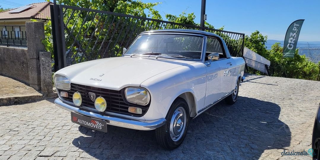 1967' Peugeot 204 photo #2