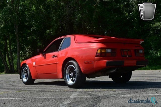 1983' Porsche 944 photo #3