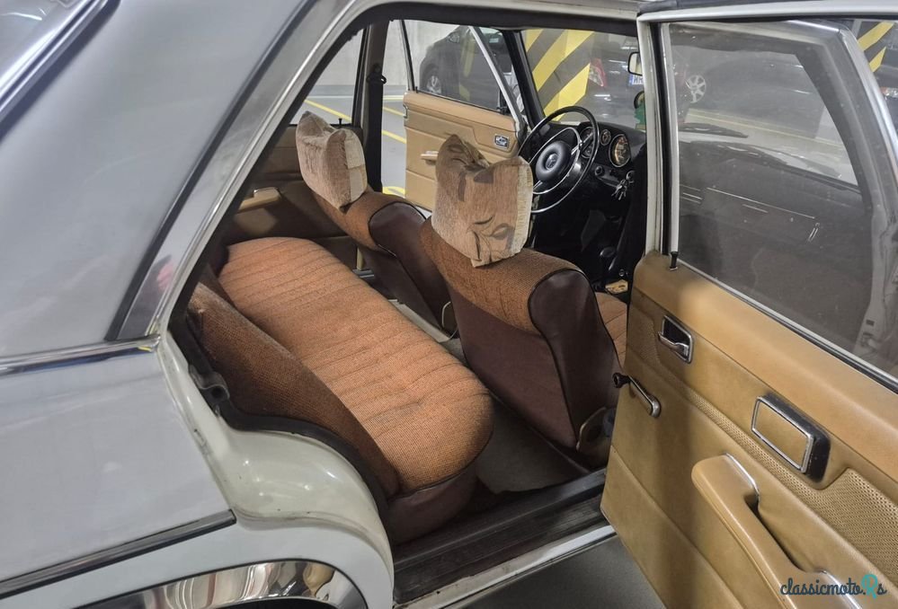 1972' Mercedes-Benz 115 photo #1