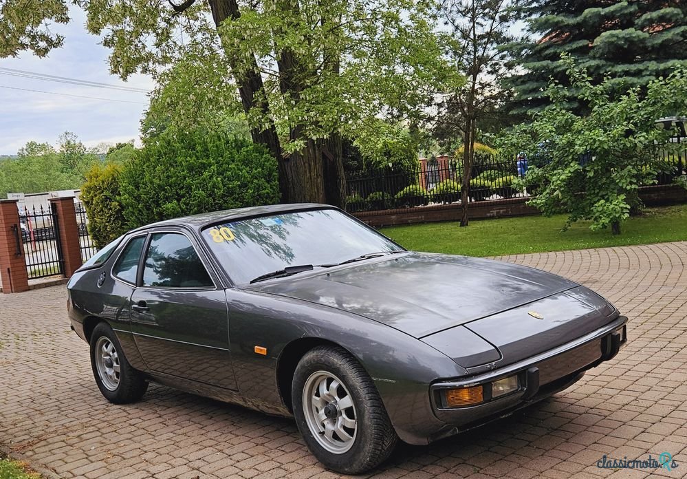 1979' Porsche 924 Standard photo #2