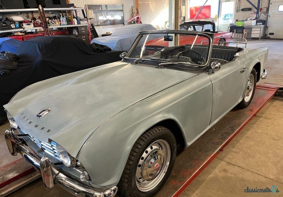 1964' Triumph TR4 photo #1