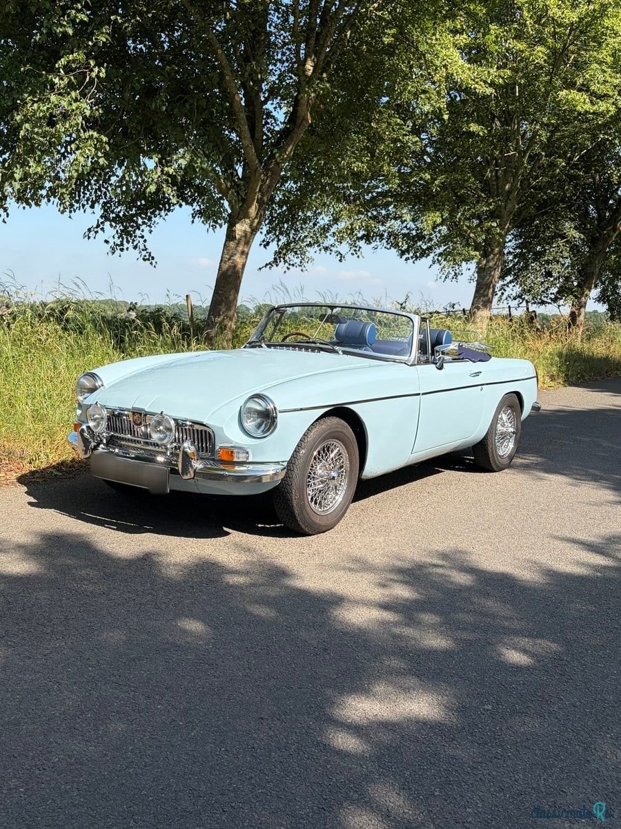 1970' MG MGB photo #6