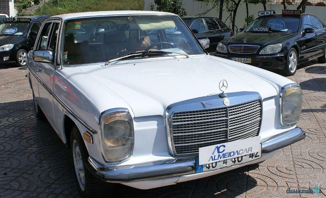1974' Mercedes-Benz 240 D Automático photo #1