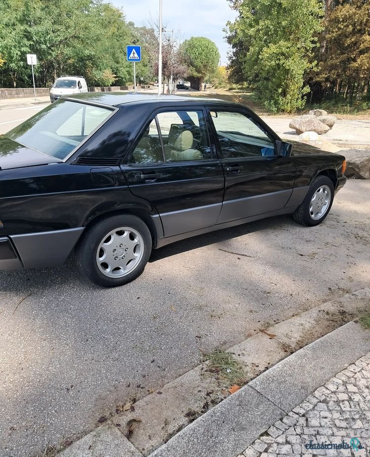 1989' Mercedes-Benz W201 190 D 2.0 photo #4
