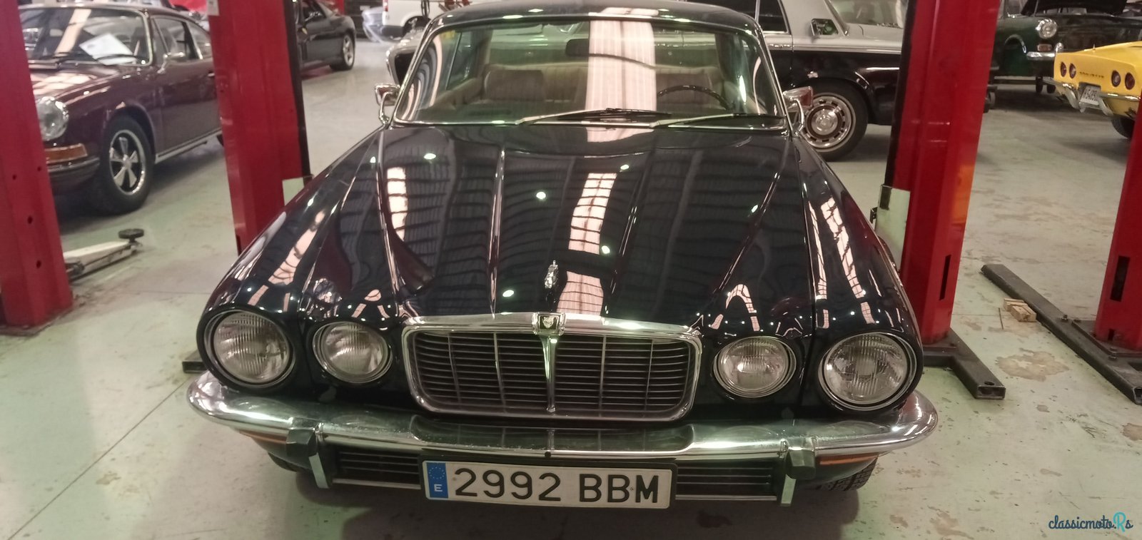 1975' Jaguar XJ6 photo #2