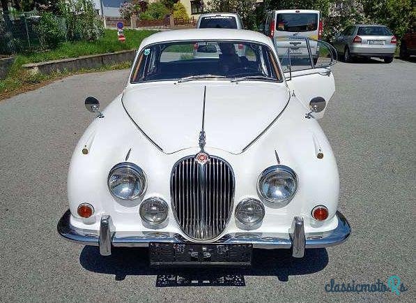 1968' Jaguar photo #1