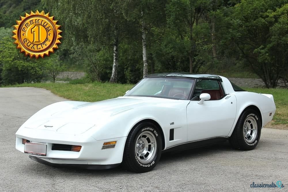 1980' Chevrolet Corvette photo #1