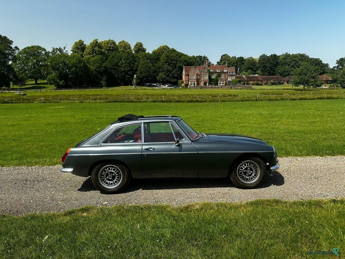 1975' MG MGB photo #2