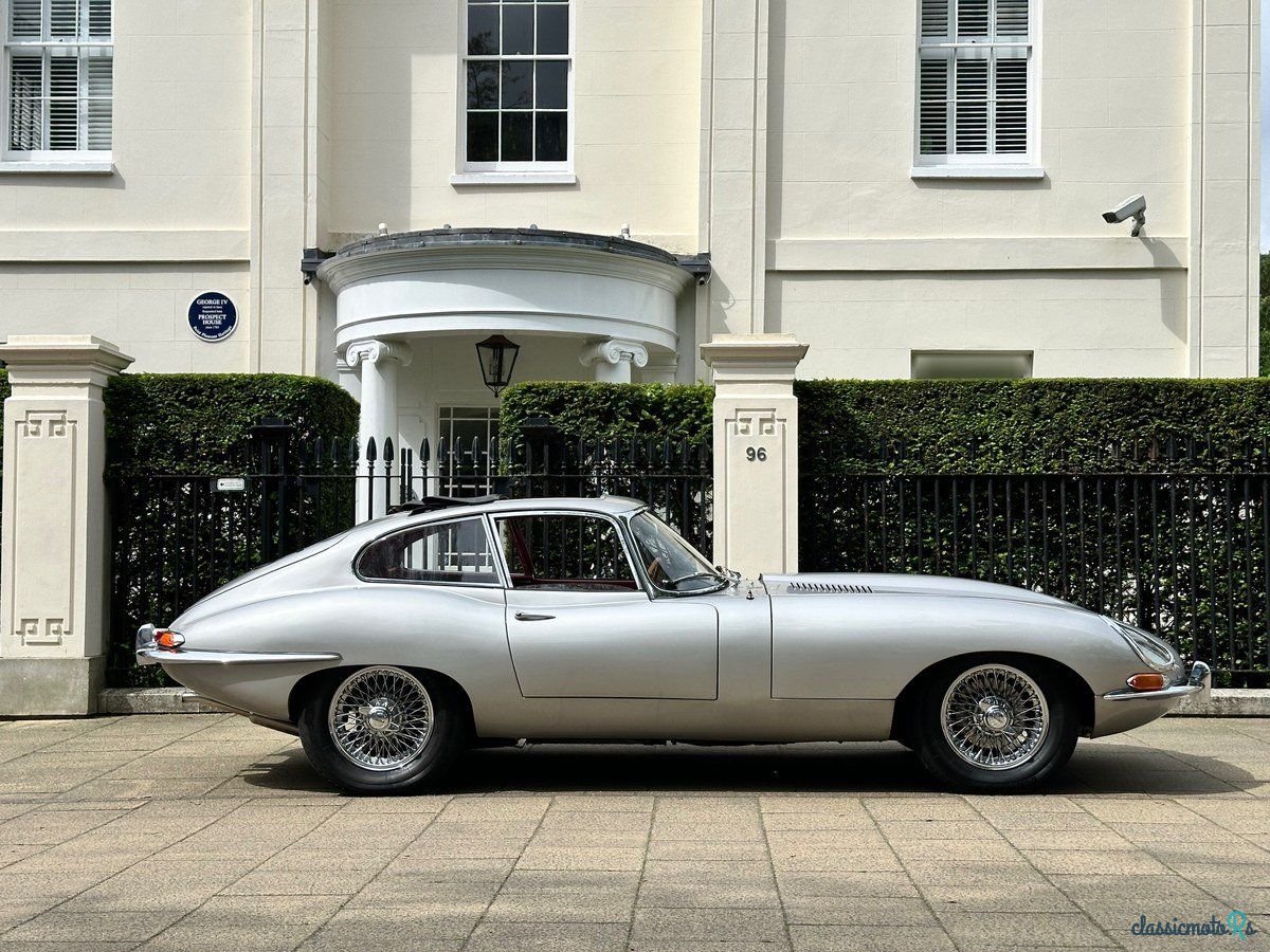 1965' Jaguar E-Type photo #1