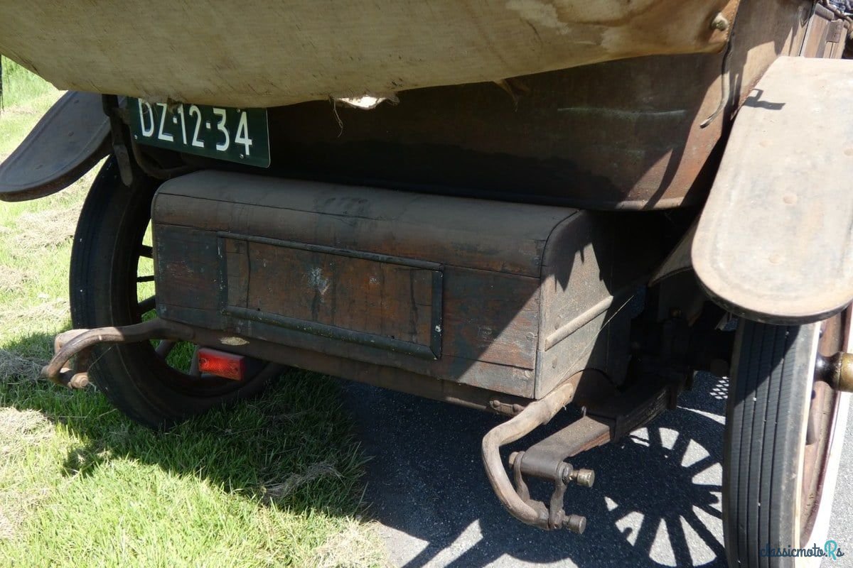 1913' Regal Underslung photo #6