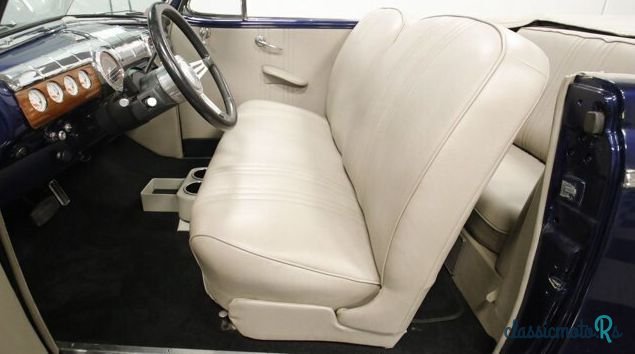 1946' Ford Deluxe photo #2