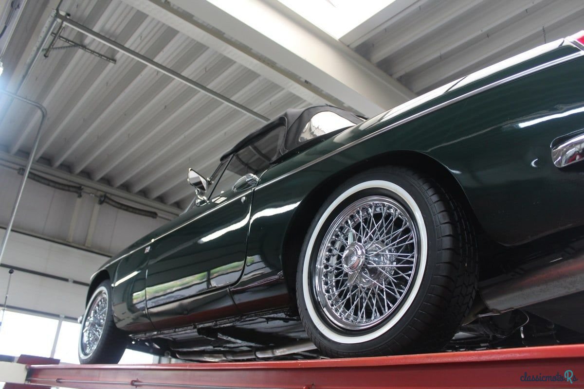 1974' MG MGB photo #3