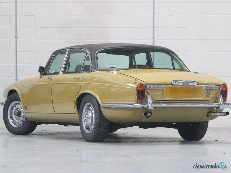 1976' Jaguar XJ photo #2