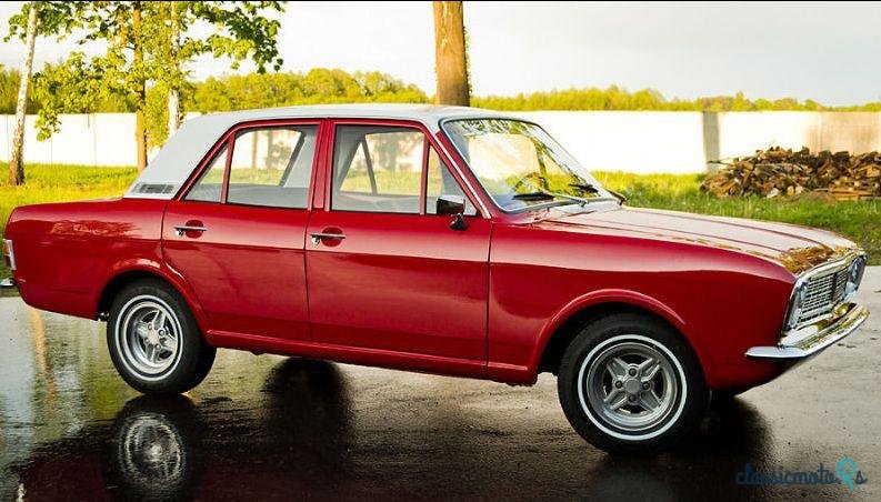 1967' Ford Cortina photo #1