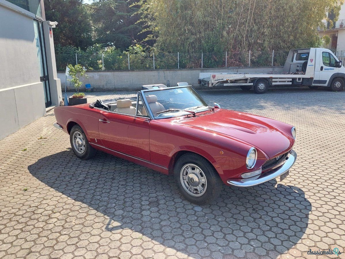 1971' Fiat 124 Spider photo #2