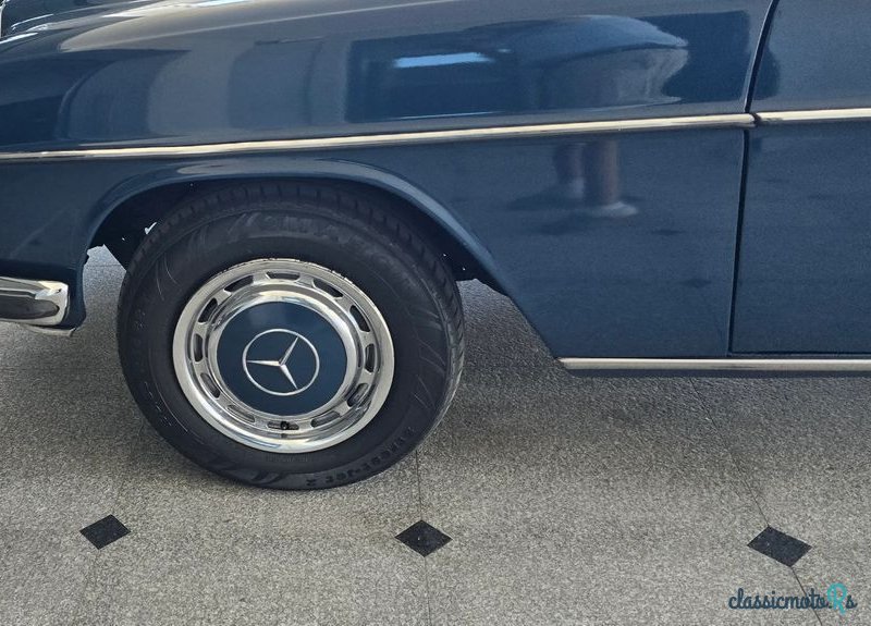 1970' Mercedes-Benz 220 photo #2