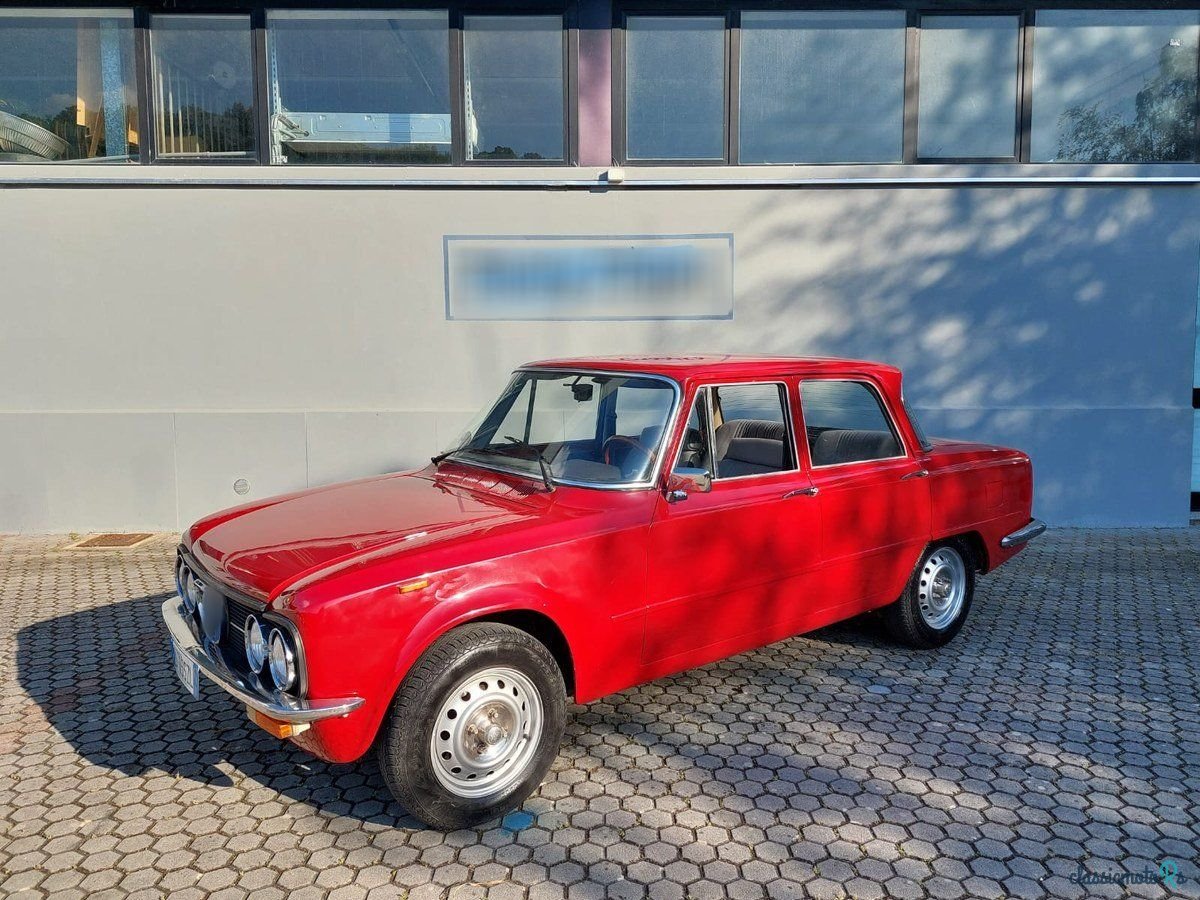 1975' Alfa Romeo Giulia photo #1