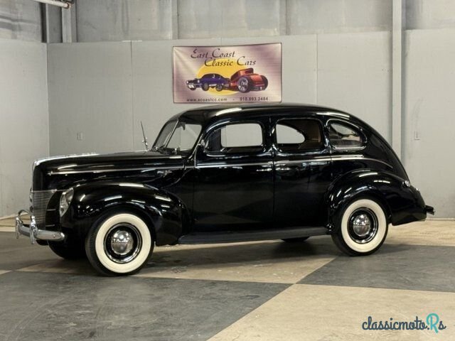 1940' Ford Deluxe photo #1