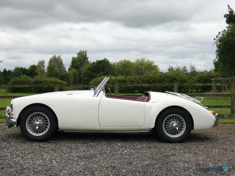 1962' MG MGA photo #3