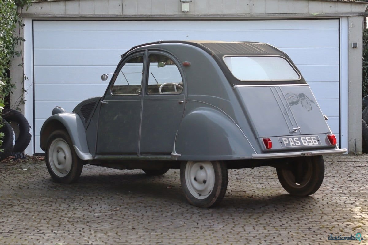 1958' Citroen 2CV photo #3