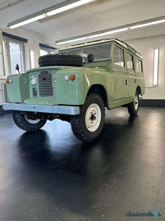 1966' Land Rover Defender 109 photo #1