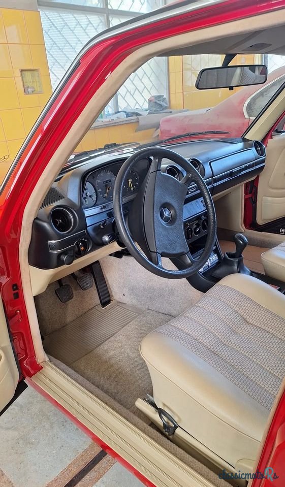 1976' Mercedes-Benz W123 photo #6