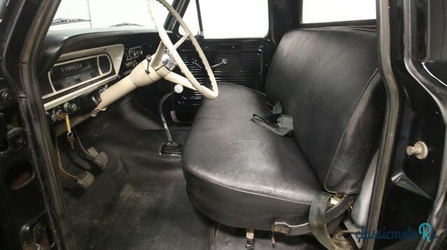 1967' Ford F-100 photo #2