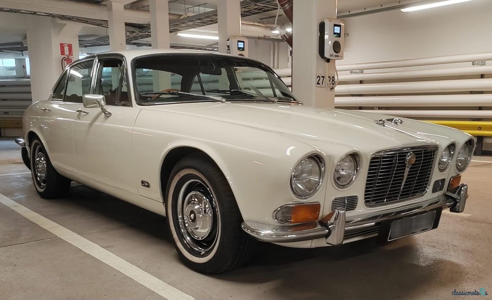 1972' Jaguar XJ6 photo #4