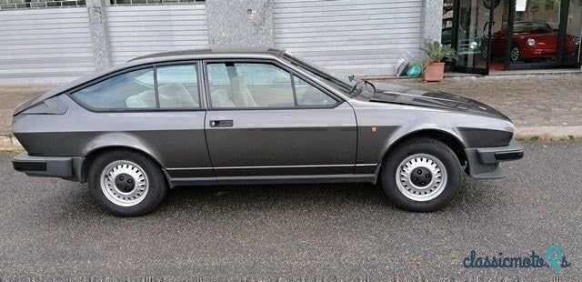 1982' Alfa Romeo Alfetta photo #5