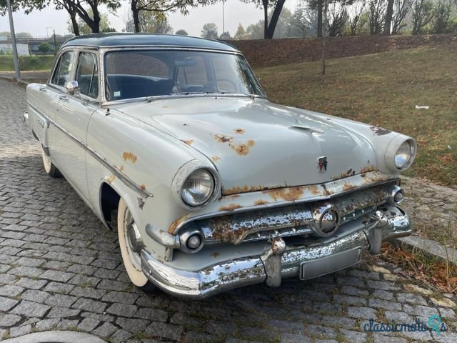 1954' Ford Crestline Sunliner photo #6